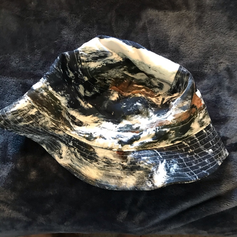 Earth-designed bucket hat